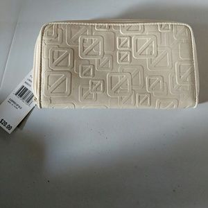 **Brand new Nine & Company by Nine west wallet